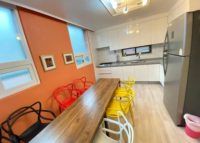 Kang\'S Apartments In Central Seoul
